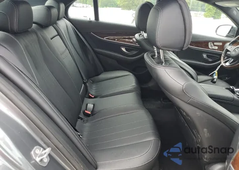 2017 Mercedes-Benz E 300 4Matic z USA, uszkodzony, nr VIN WDDZF4KB2HA187054